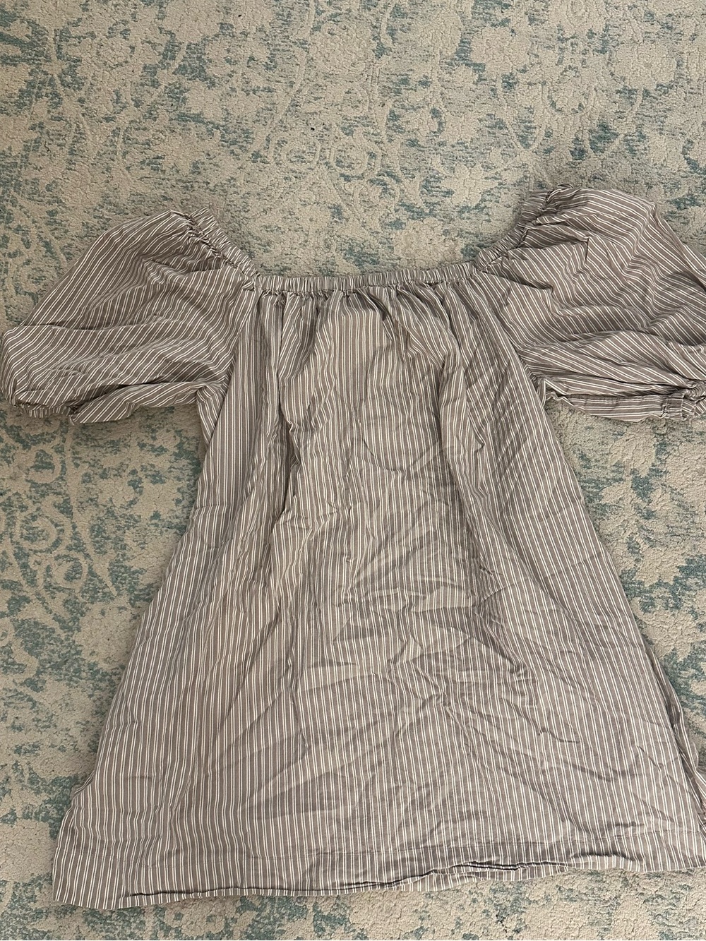 Old Navy Beige and white striped off the shoulder dress w/ pockets